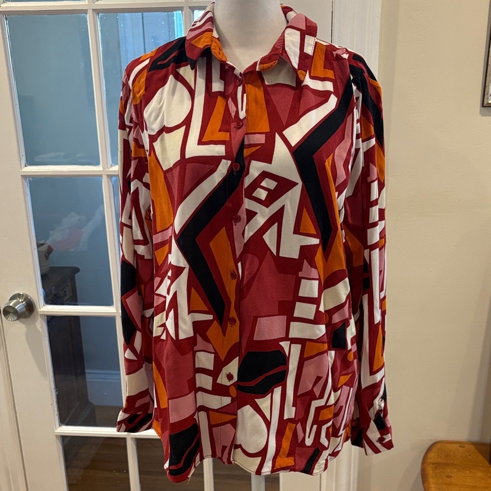Big Dart Abstract Geometric Button-Up Blouse. Size M